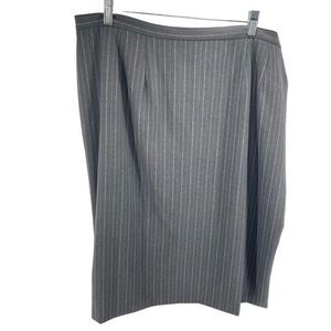 Signature By Larry Levine Womens Pinstripe Skirt Lined Stretch Gray Size 20W NWT